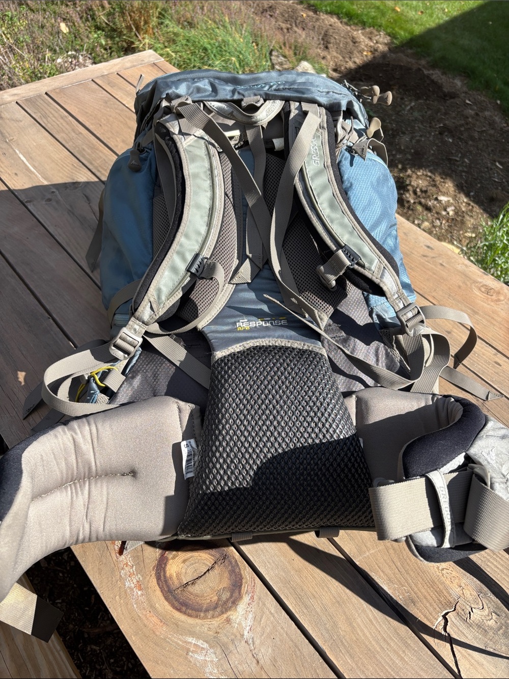 Gregory Deva 60L backpacking pack